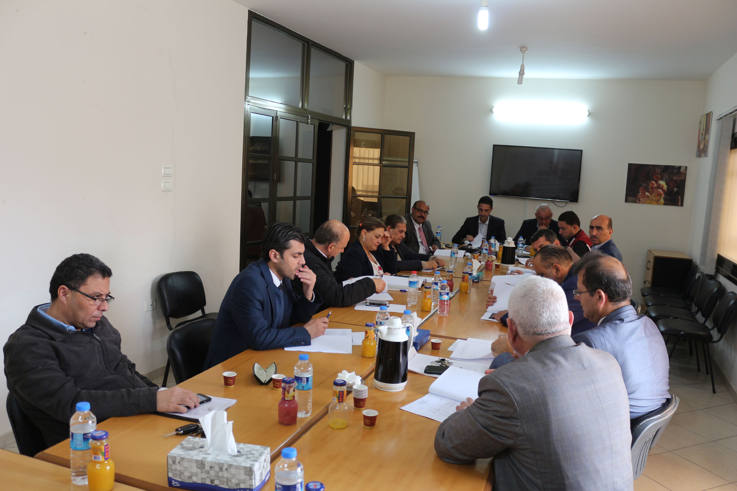 صورة بحضور 12 عضواً بال ثينك للدراسات الاستراتيجية تنتخب مجلس ادارة جديد