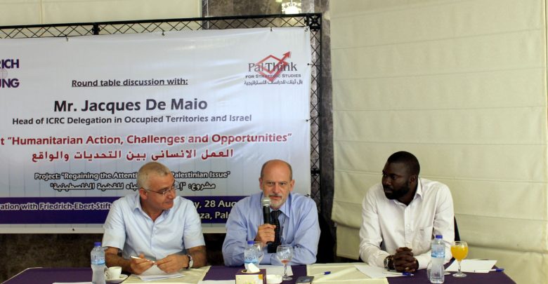 Photo of Round table discussion with Mr. Jacques de Maio, Head of ICRC delegation in Israel and the Occupied Territories