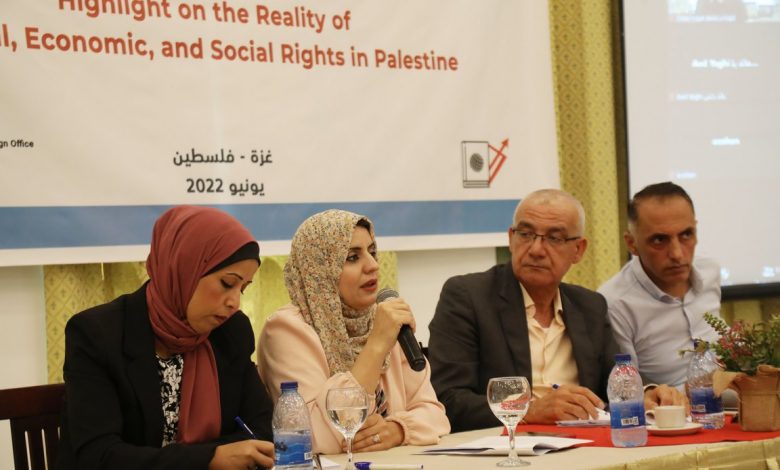 Photo of PalThink holds seminar on public rights in Palestinian territories